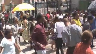 Skid Row Fathers Day- The Electric Slide