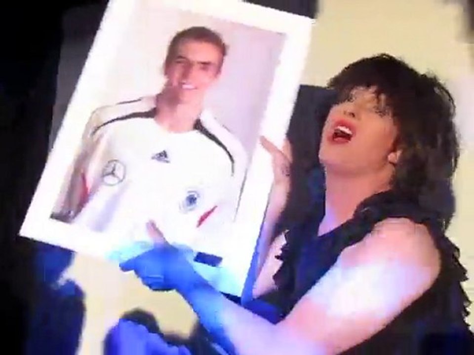 Nina Queers WM 2010 Irrenhouse Show featuring Nina Queer