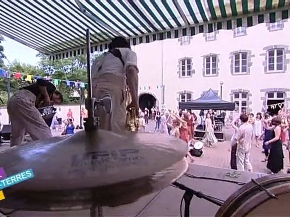 HAUTES TERRES 2010 : La déambulation au festival