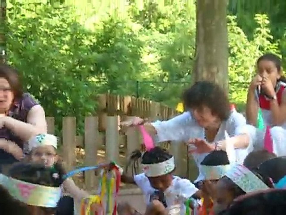 Armony à la fête de l'école (partie 1)