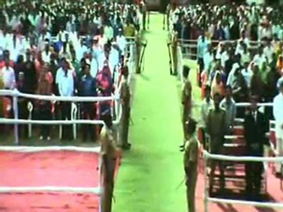 [MovieGrounds.Tv] Karantiveer -2010 - New Scam Rip005