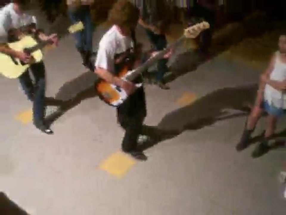 GUITAR MAN XINTHIA
