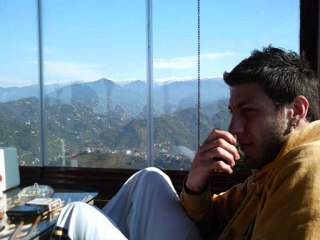 Emrah DAVŞAN    Elini tutmasam