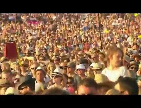 Shakira Hips don 't Lie Live Glastonbury Festival 2010