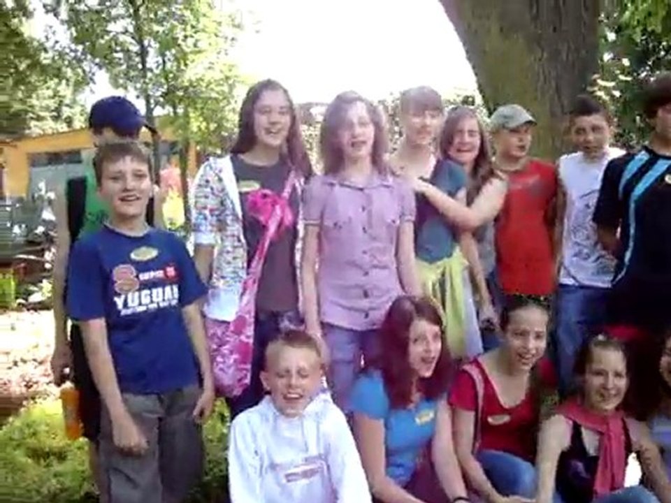 VI klasa z SP 20 podarowała Marcie ”Sto lat” i... łąbędzia