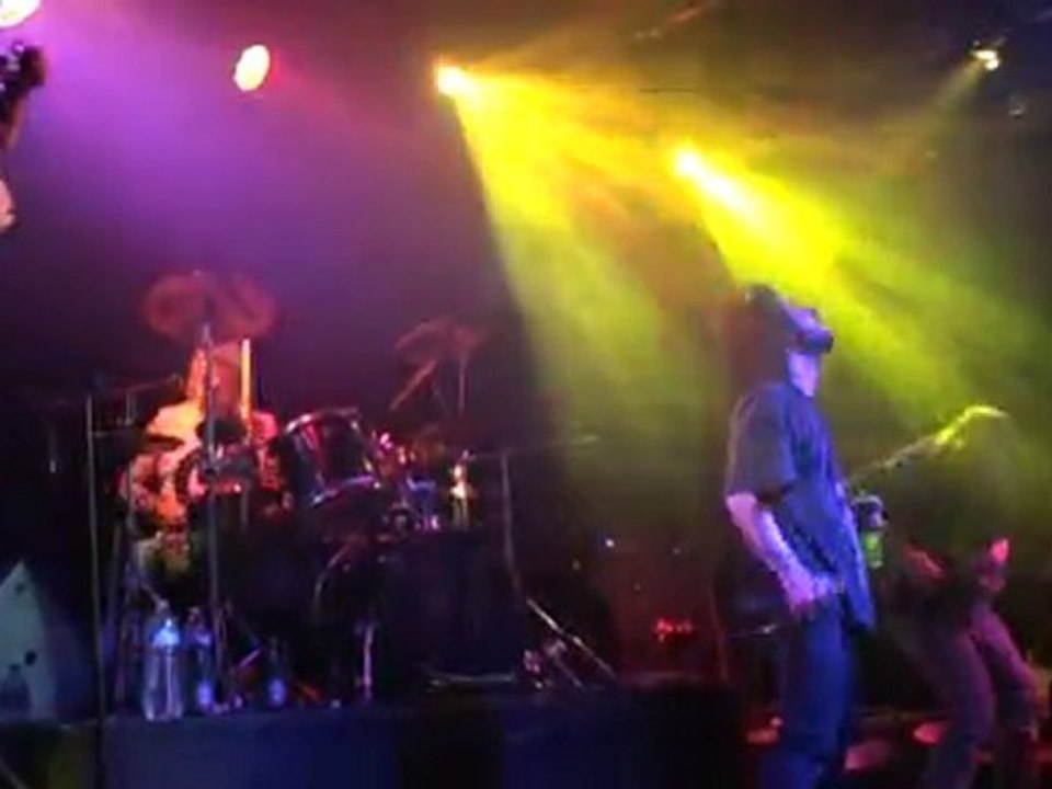 there's only wan't way to rock by BOOTLEG