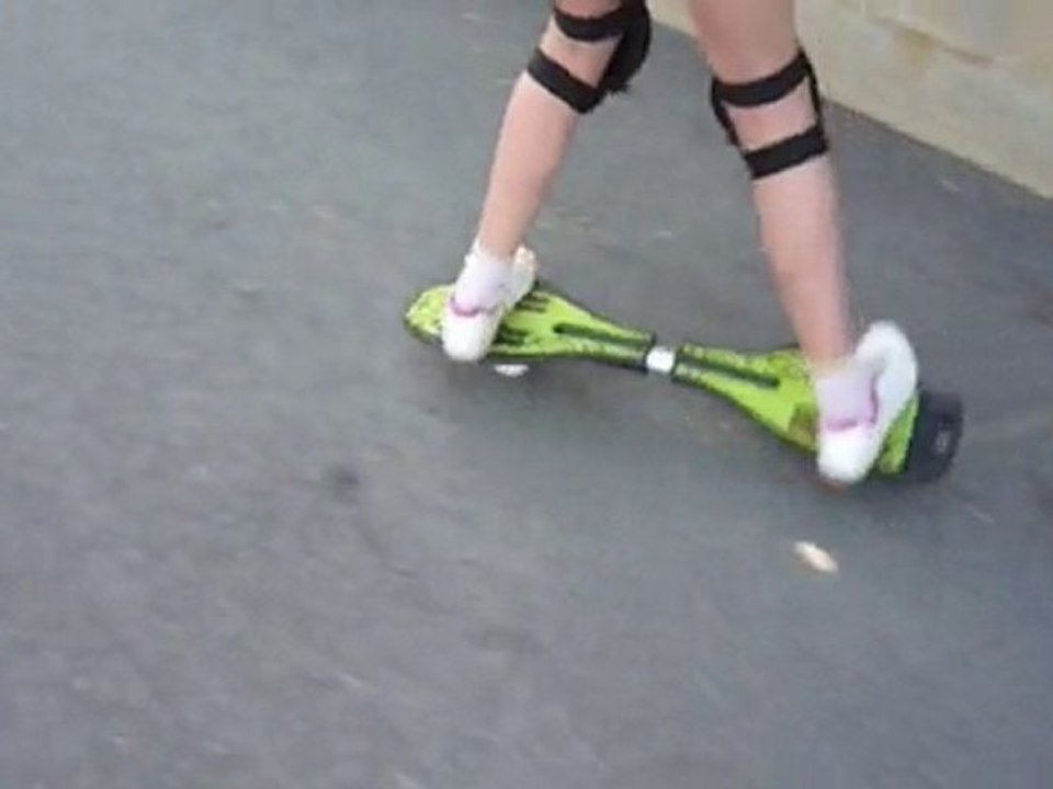 skate à deux roues ,waveboard street surf  à Teillay  (35)