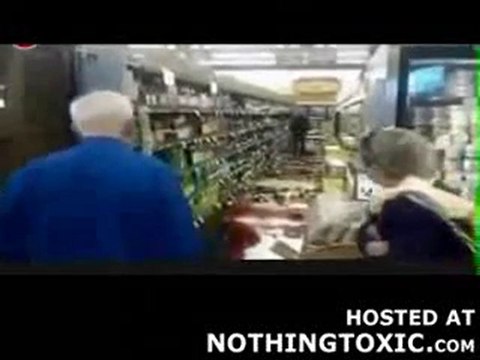 regis cherche sa bouteille