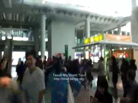 Taiwan Pop Star at the Hong-Kong Airport - TMWT