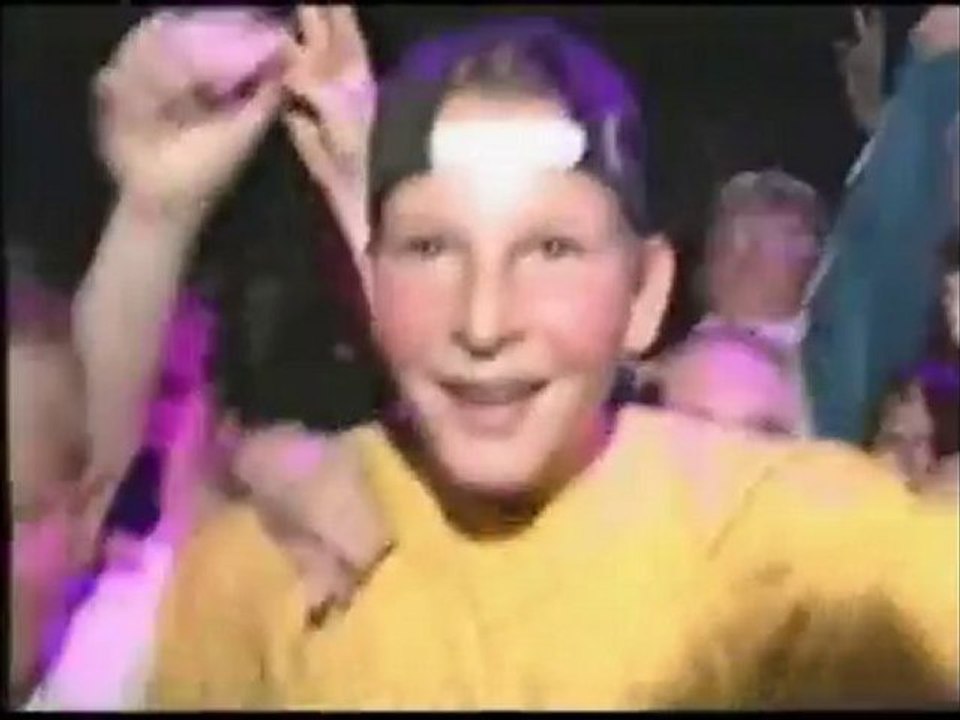 Hakke en Zage for Kids   The Partyvideo part 2  Buzz Fuzz