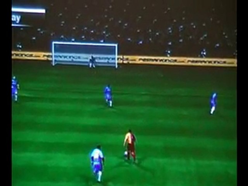 PES 2010'DA UZAK MESAFEDEN GOL ŞOV