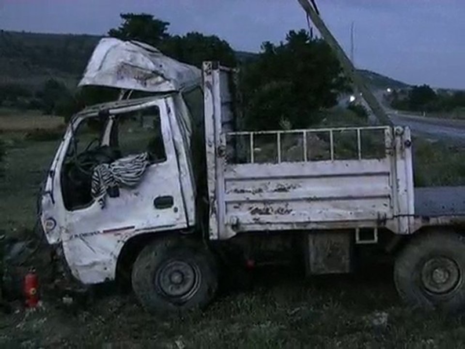 kaza 3 yaralı