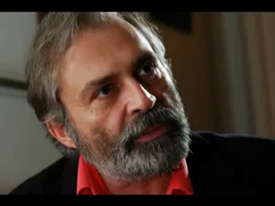 YouTube - Haluk Bilginer - Sen De Başını Alıp Gitme Ne Olur