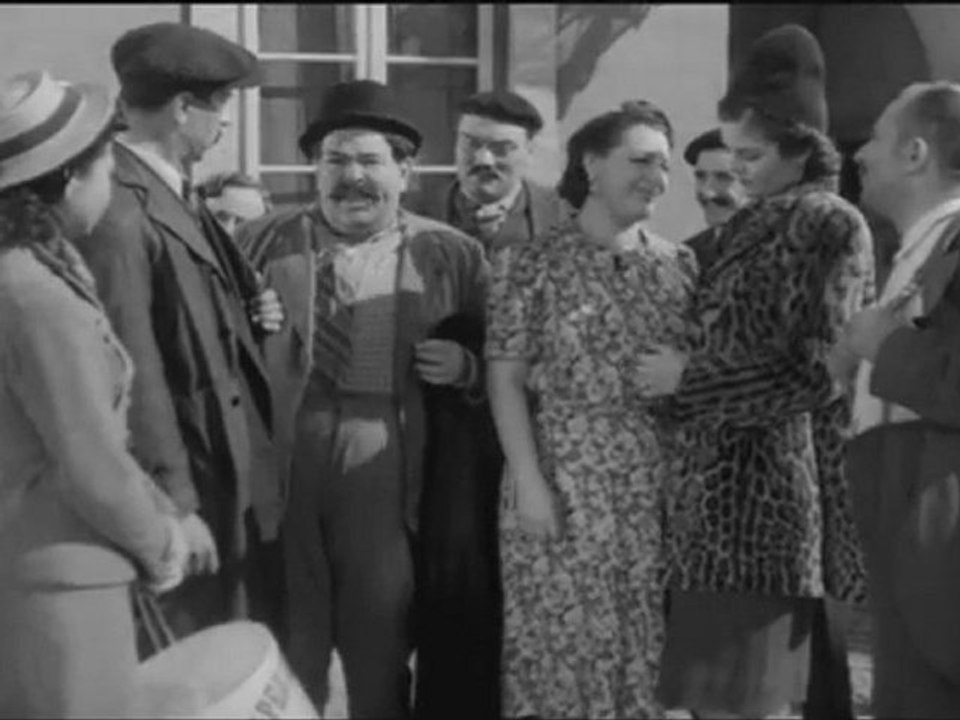 CINEMA PORTUGUÊS - «O PÁTIO DAS CANTIGAS» - VIDEO 9