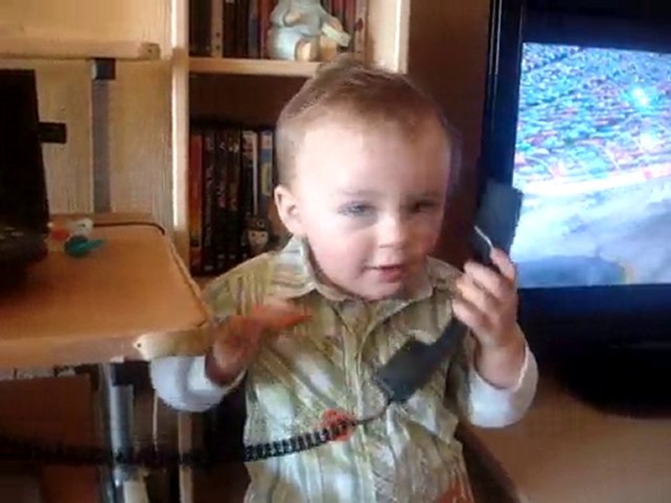 Matt au tel avec mamie.....