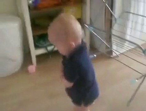 Ufaklık namaz kılıyor )) Kurban olurum ben sana..