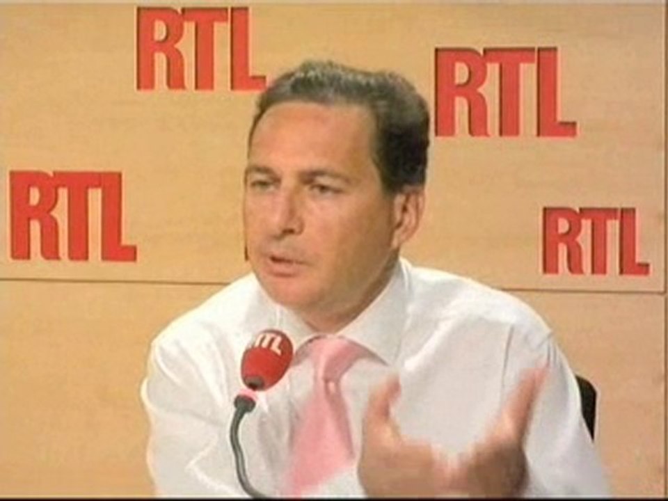 Eric Besson, ministre de l'Immigration : C'est une chasse à