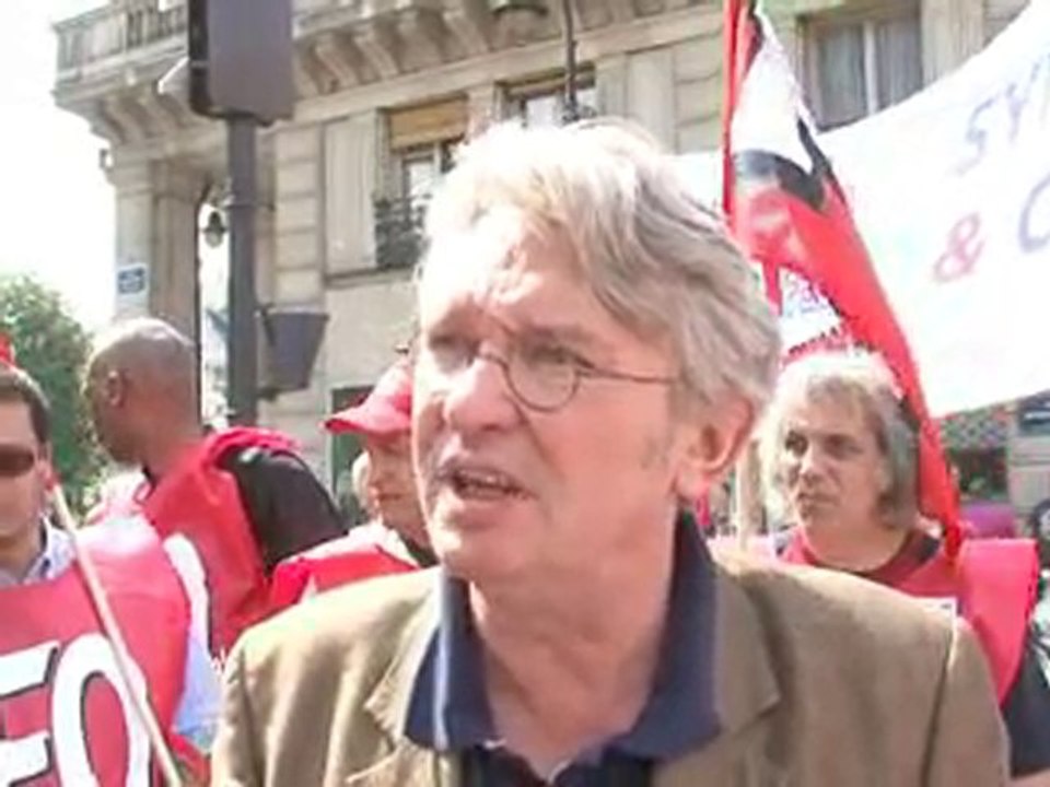 Commerce: manifestation contre les "salaires de misère"