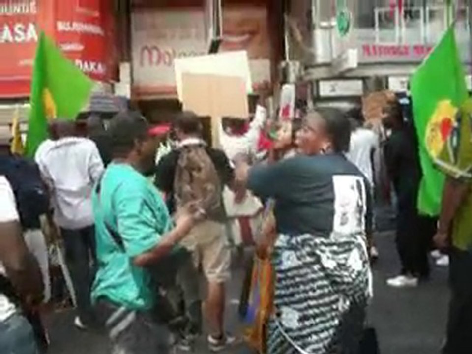 30 JUIN MANIFESTANTS A MATONGE BRUXELLES