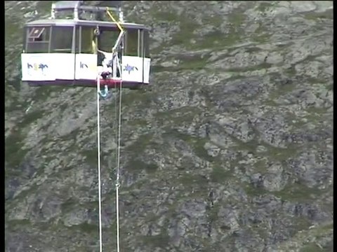Saut a l'élastique - Télépherique des 2 Alpes 140m - France