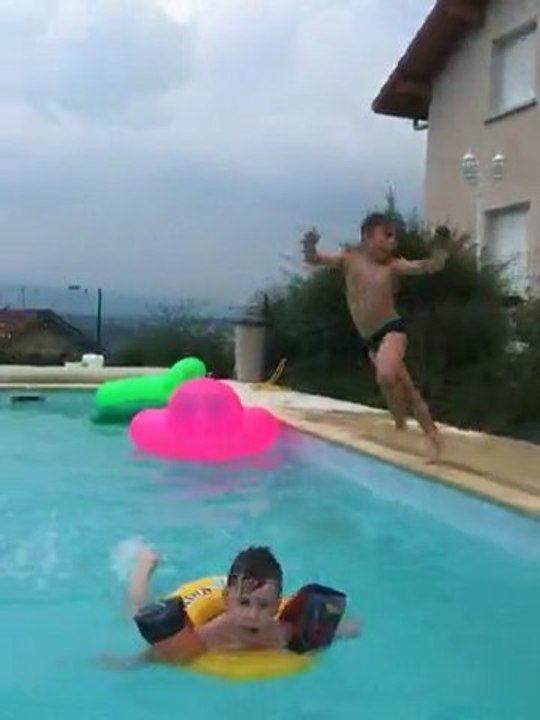 Jérémy nage