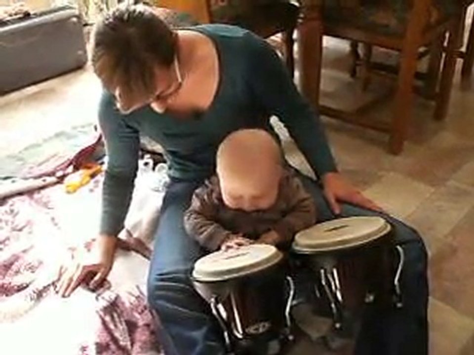 Tom au bongo ! il fete aussi la musique ! 21 juin 2010