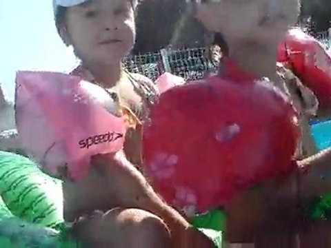 Juillet 2010 - A la piscine chez Carole et Pascal