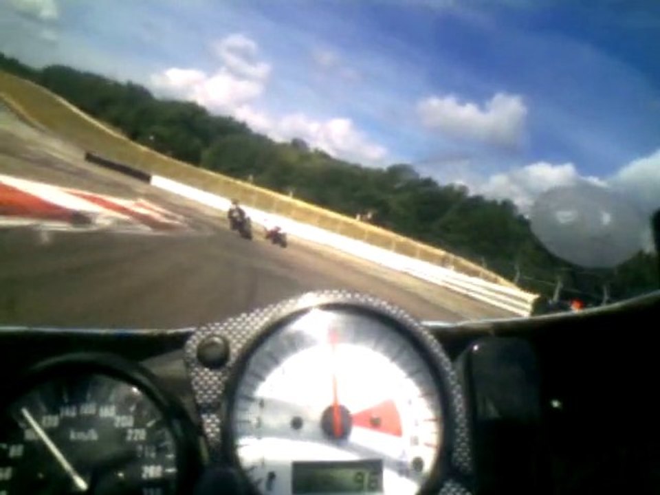 fred sur le circuit de dijon le 13 juillet 2010