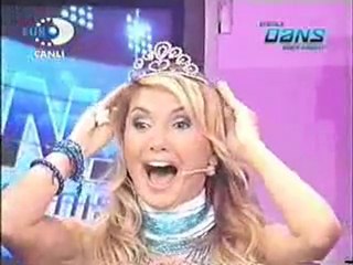 Huysuz Virjin_Yonca Evcimik 2