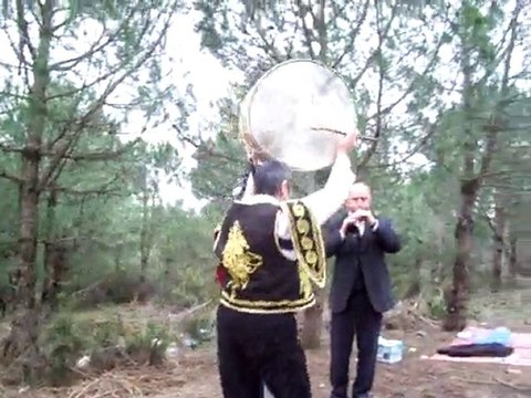 davulcu hüseyin uzun uzun kara yılanlar davul zurna ekibi 05
