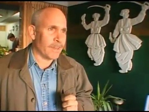 La jeune fille afghane (2 3) - une vidéo Hi-Tech et Science