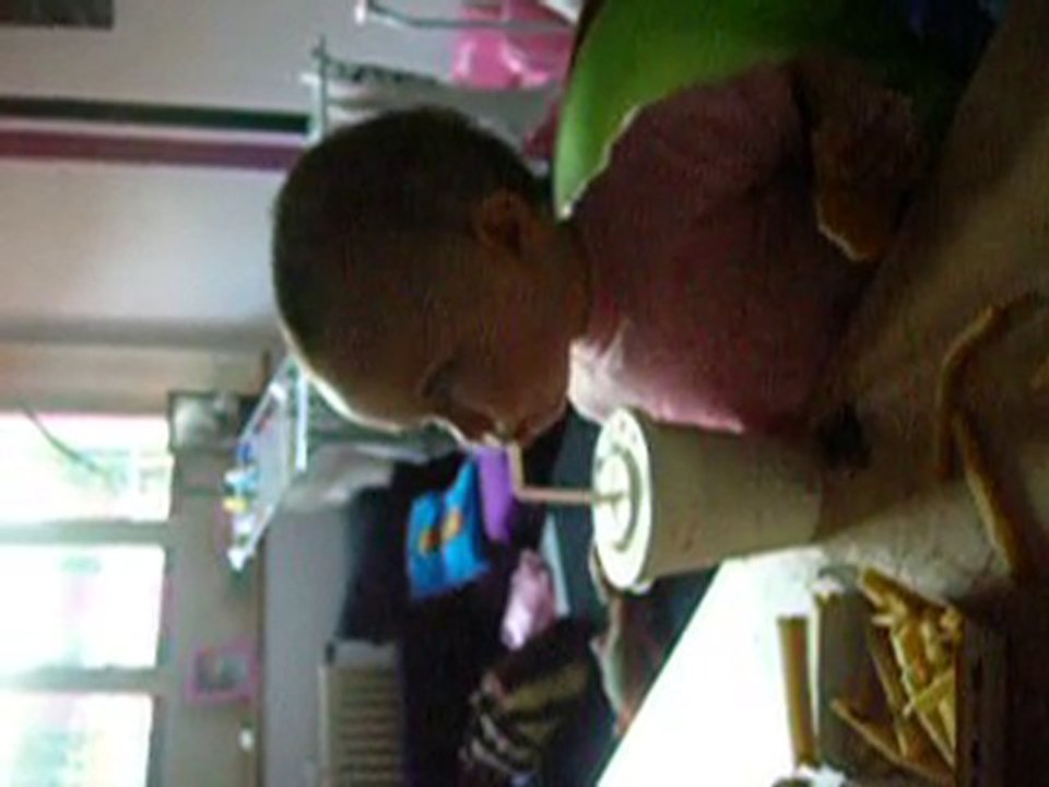 La picote qui boit a la paille