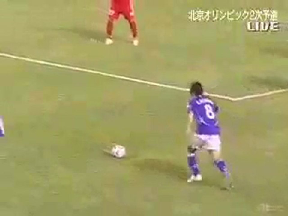 Un effetto incredibile che spiazza il portiere