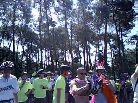 Le Mans roller 2010 - biathlètes couchés dans l'herbe