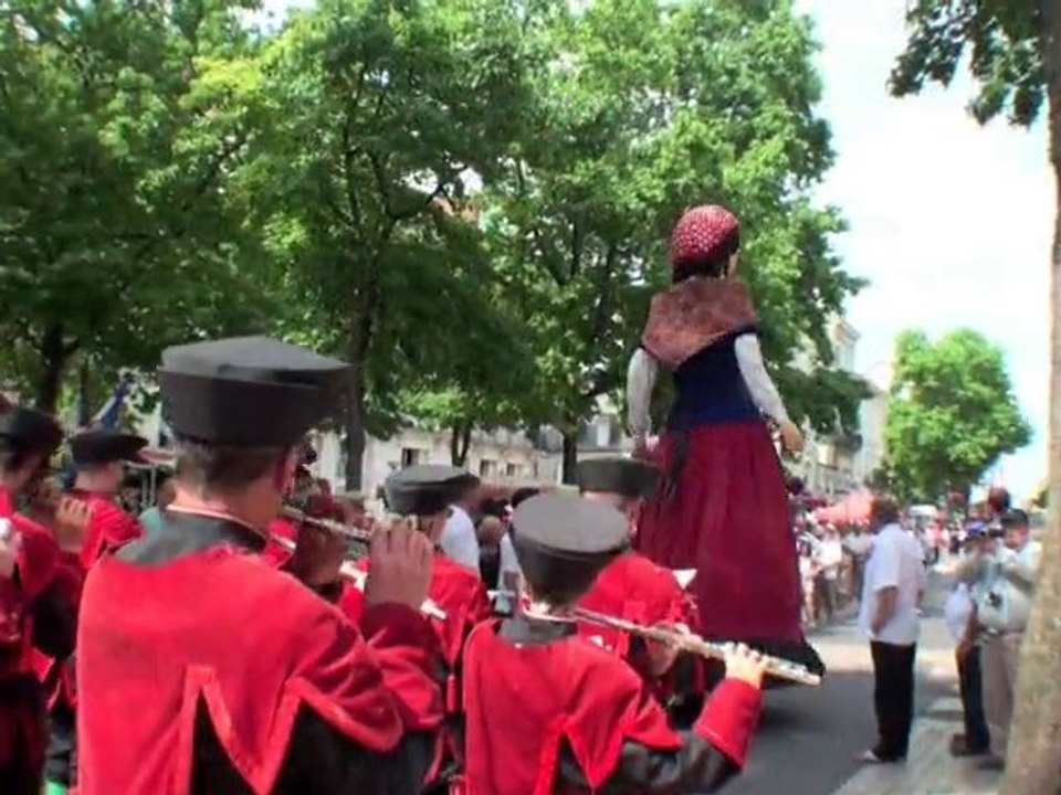 Saumur : Géants et Masques 2010 (A)