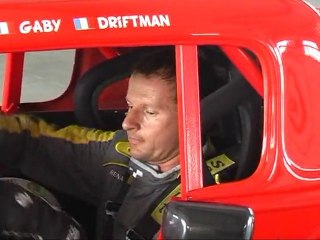 Emmanuel GUIGOU au volant d'une LEGEND CAR du MC RACING