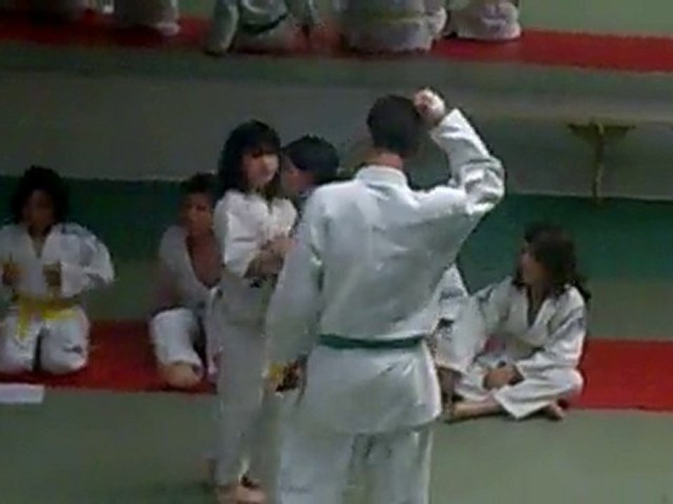 Combat Lili... Jaune carré VS jaune.