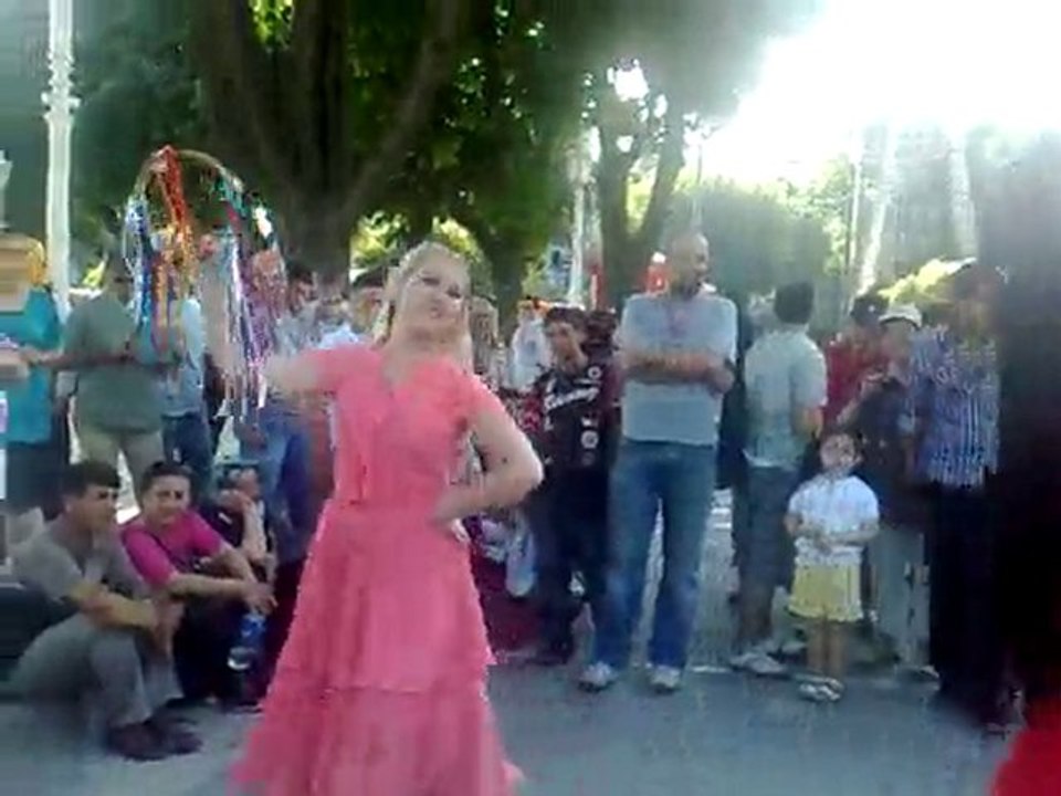 Laterna 100 Yıl Aradan Sonra Yeniden İstanbul Sokaklarında