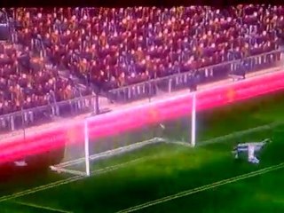 But Hamit Altintop dans PES 2010 avec Hull City