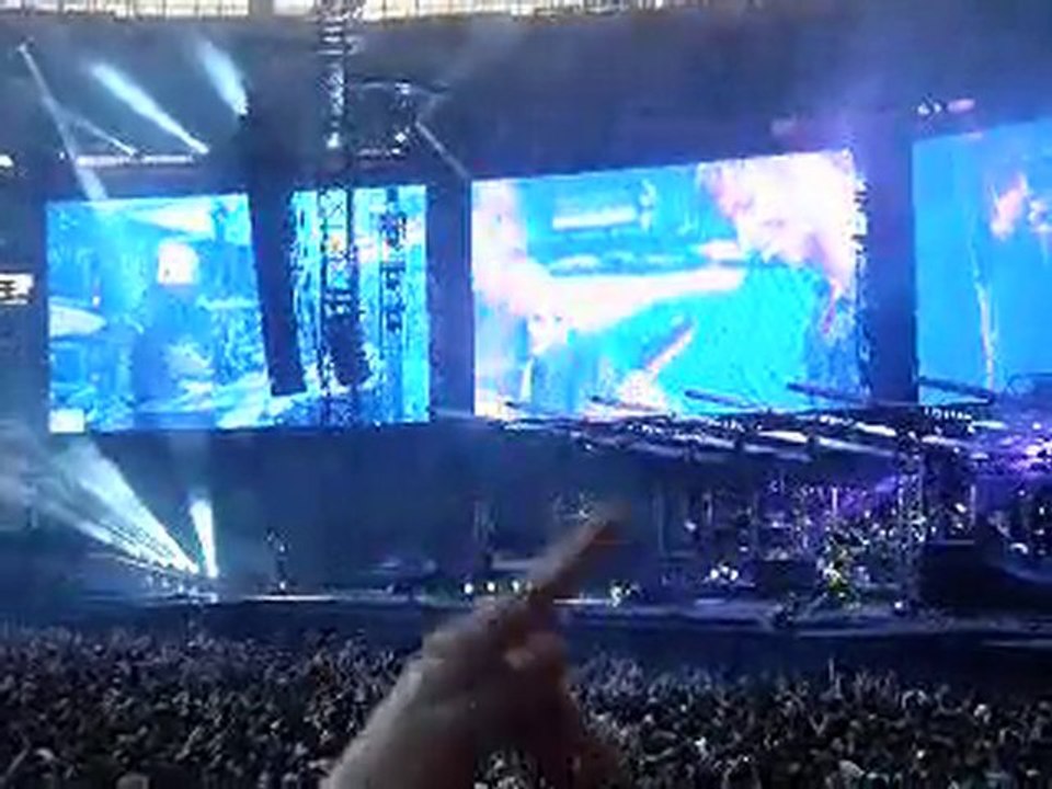 INDOCHINE  MISS PARAMOUNT  STADE DE FRANCE 26 JUIN 2010