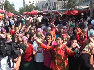 Footage of the 2009 ethnic violence in Xinjiang