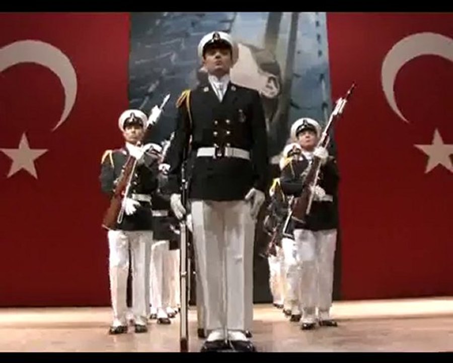 Deniz Harp Okulu Ogrencilerinin Gosterisi