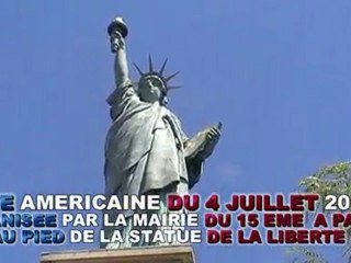 FETE AMERICAINE AU PIED DE LA STATUE DE LA LIBERTE A PARIS