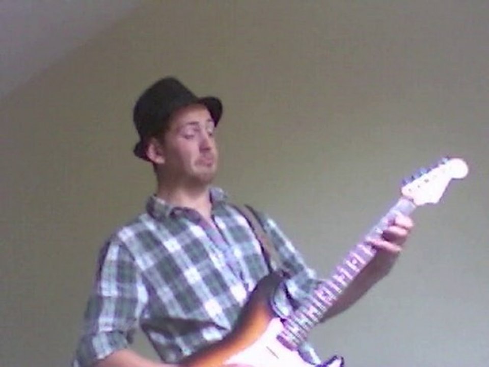 une petite demo de moi a la guitare