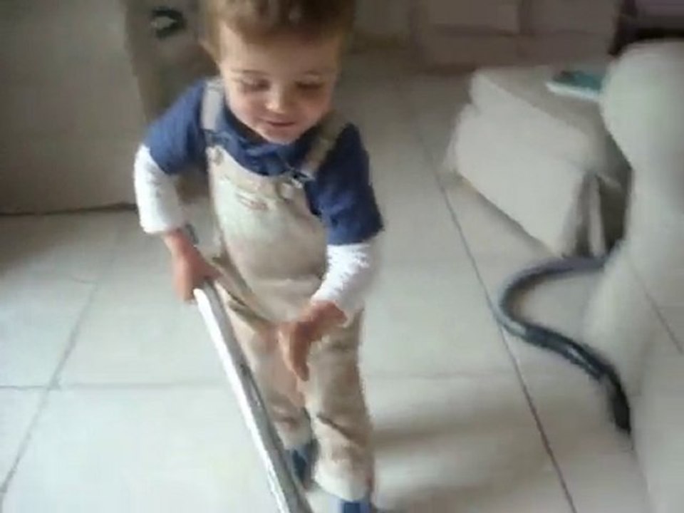 on va pas se laisser emm... par un aspirateur !