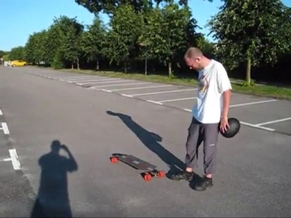 LONGBOARDING MEN