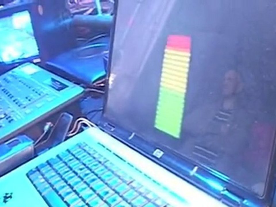 Gilles Chateaubriant & Toma Caliope - Loose control