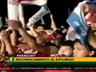 Selección paraguaya recibida con honor por la afición guar
