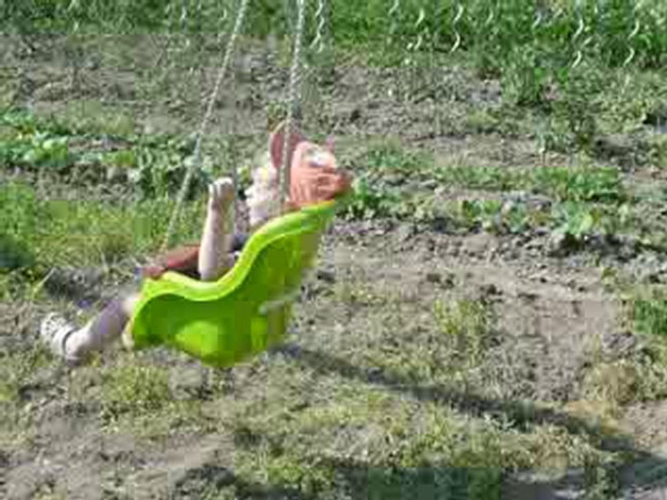 Tom se balance