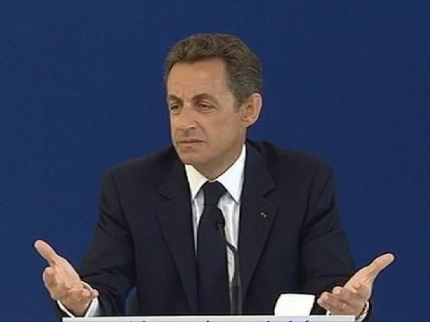 Bettencourt: Sarkozy dénonce une calomnie visant à salir